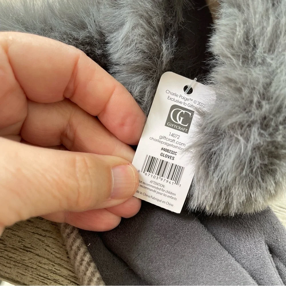 Charlie Paige Gray Fur-Trimmed Herringbone Technology Friendly Gloves NWT